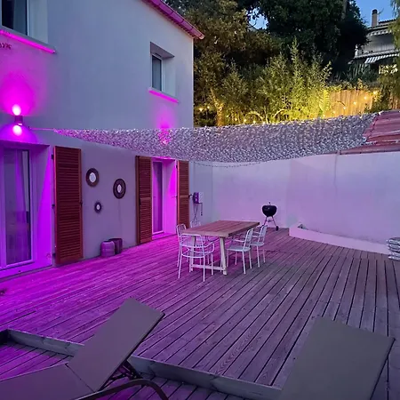 Bas De Calme Et Spacieux Hotel